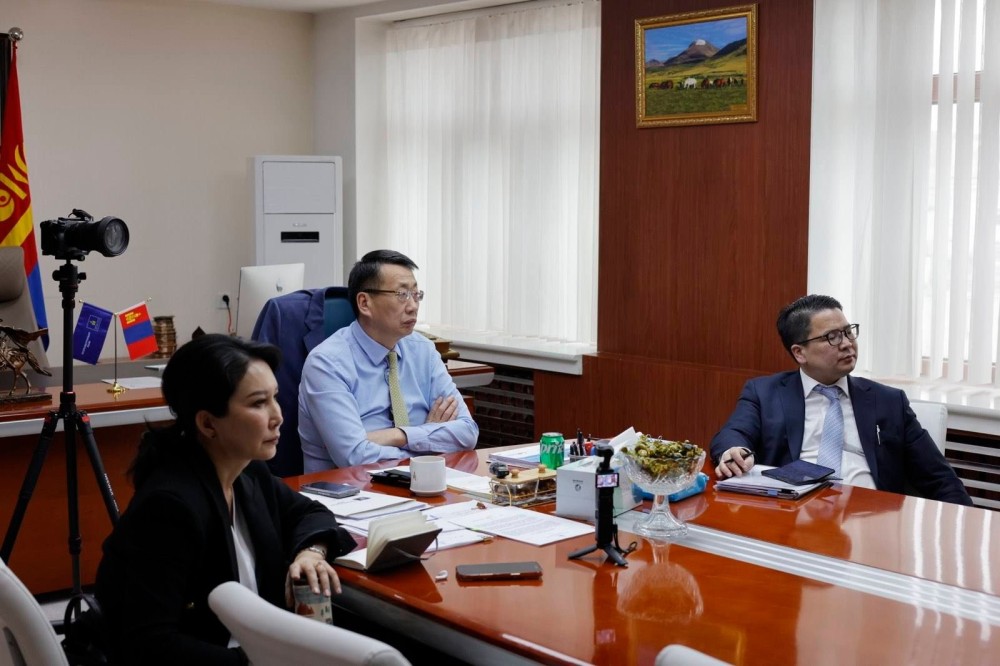 1.2 сая сурагчийн 79 хувь үе тэнгийн дээрэлхэлт байдаг гэж хариулжээ