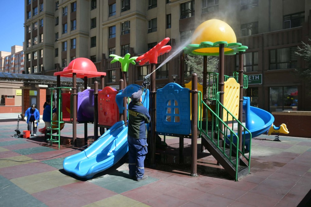 Нийслэлд 1830 хүүхдийн тоглоомын талбайг цэвэрлэж, засварлаж байна